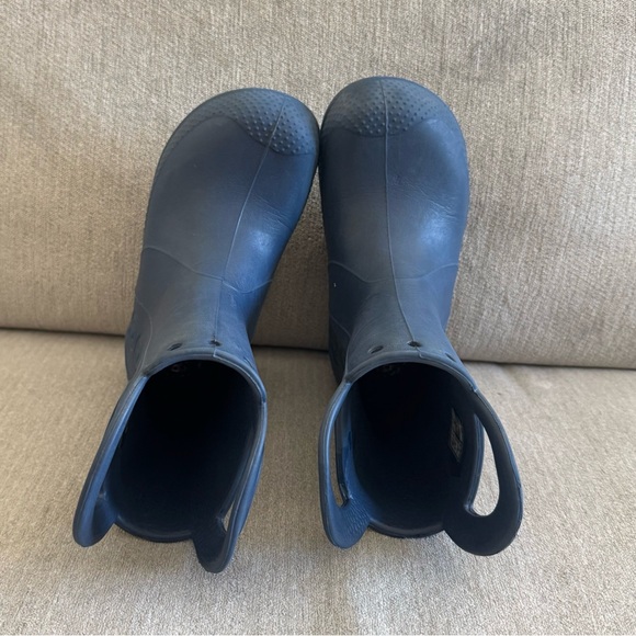 CROCS Kids’ Handle It Rain Boot Navy - Picture 6 of 6